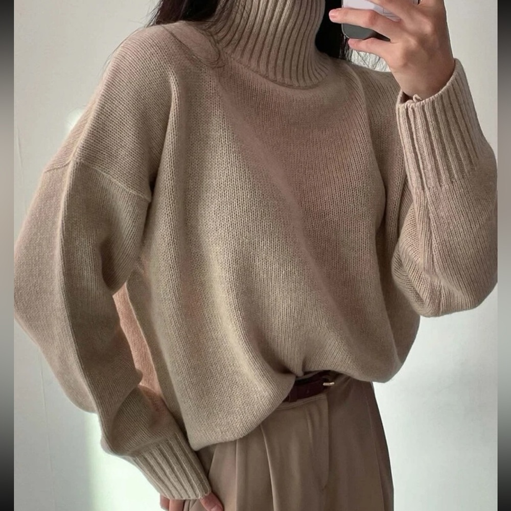 Beige turtle neck oversized knit sweater - Picture 2 of 3